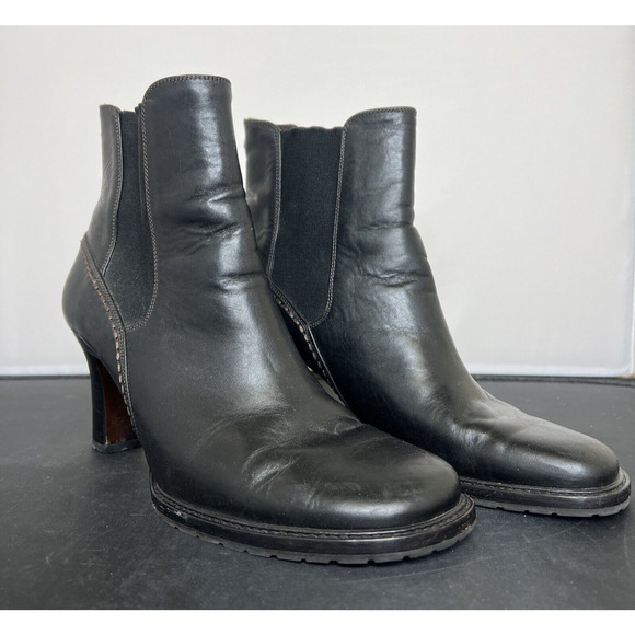 Cole Haan Women's Sz 8B Black Leather Vibram Sole Slip On Stretch Ankle Booties - Picture 2 of 10